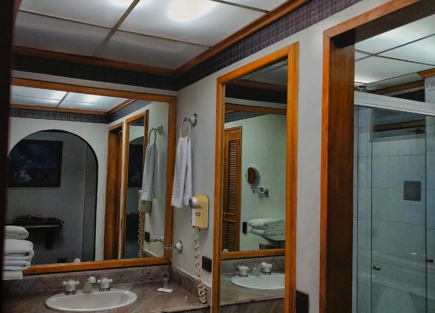 Gran Hotel Medellín 4*,